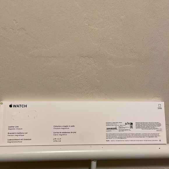 Apple Watch Band Midnight Leather Link 45MM - Picture 2 of 6